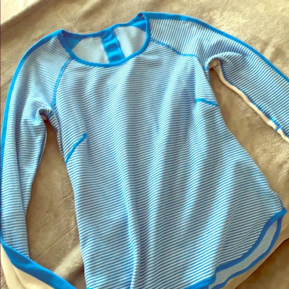 Long sleeved Lululemon pulllover